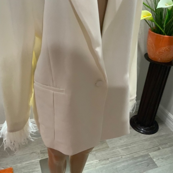 Feather Cuff Accents Gibson Latimer NWT Cream/white Evening Women’s Jack… - Picture 4 of 13